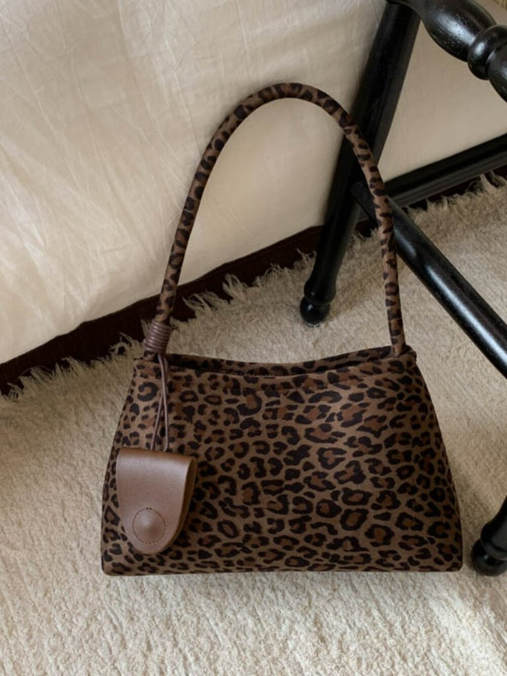 Minimalist Hobo Shoulder Bag | Everyday Faux Leather Tote - Picture 10 of 16